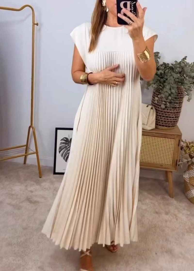 5 Astuces pour Maîtriser le Look Parisien Femme avec la Robe Longue Plissée Élégance d’Été Élégante par Elévara mode française boutique de mode féminine guide du look chic à la française - parlezmode.com