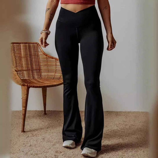 Découvrez Comment Adopter le Style Parisien avec Notre Collection de Pantalons Décontractés en Automne Faites-le avec des Bijoux Minimalistes Femme et des Bottes Tendance Automne et Plus - parlezmode.com