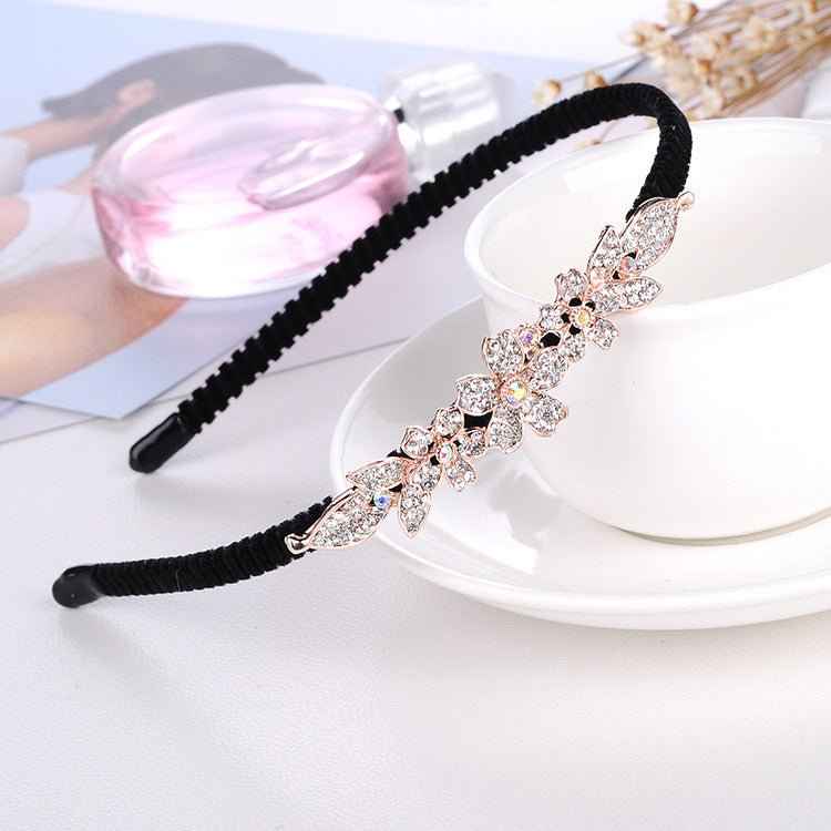 Comment Adopter le Look Parisien Femme avec un Serre-tête Nœud Strass: Guide du Chic à la Française Mode Française Boutique de Mode Féminine - parlezmode.com