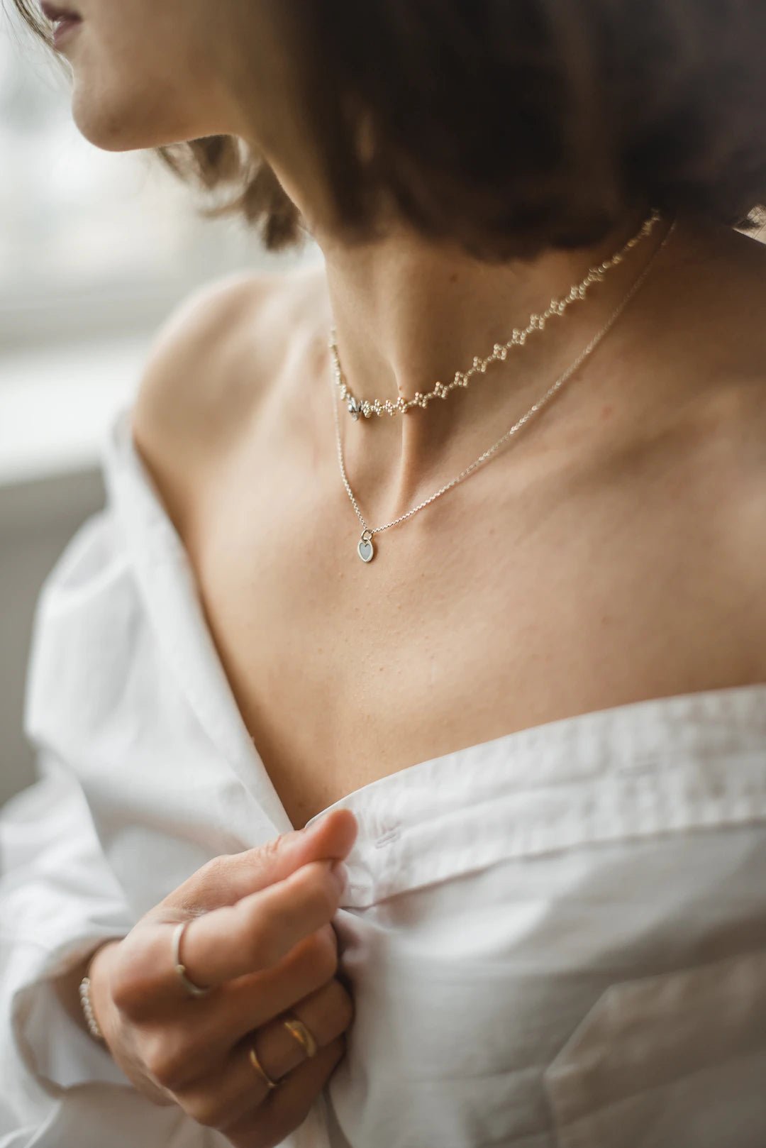 Accessoiriser un Look Simple : Astuces Incontournables - parlezmode.com