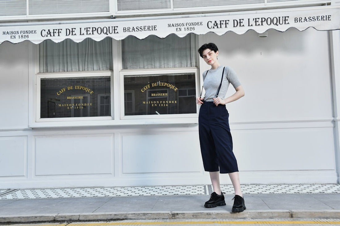 Guide du style parisien chic avec la Coque de Téléphone à Fermeture Éclair et autres accessoires incontournables de mode française - parlezmode.com