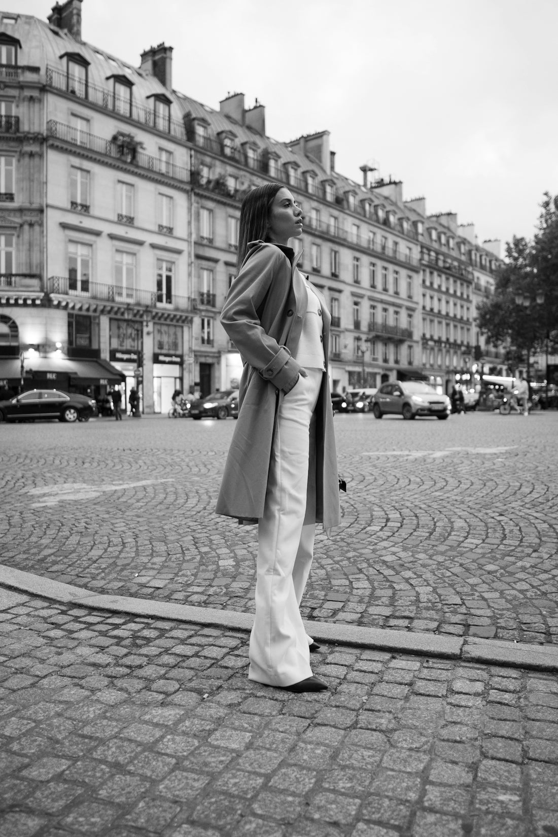 Créez Un Look Parisien Féminin Durant Les Saisons Avec Des Vêtements Élégants - parlezmode.com