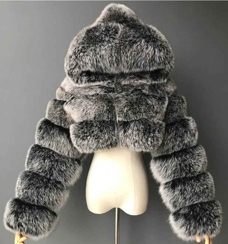 Angeline® | Manteau Court à Capuche en Fausse Fourrure - parlezmode.com