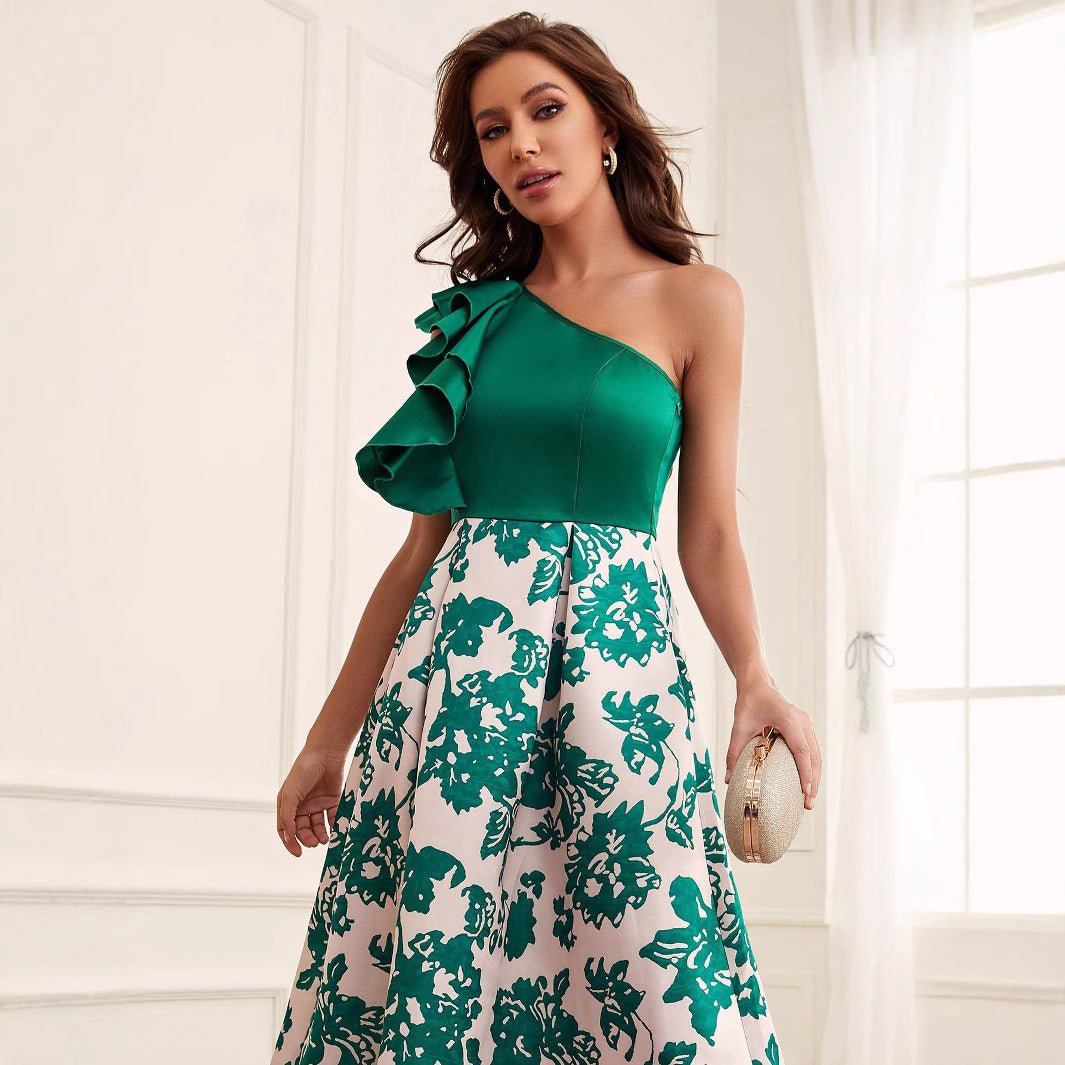 Jardin d’Émeraude – Robe longue asymétrique à imprimé floral - parlezmode.com