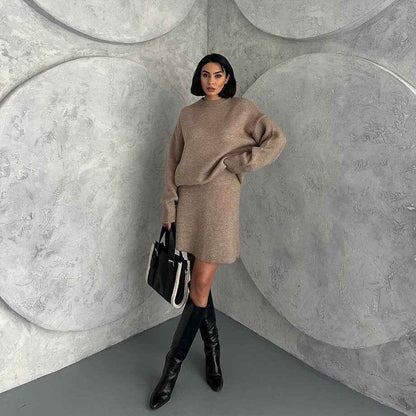 Clara® | Ensemble Élégant Pull et Jupe Courte - parlezmode.com