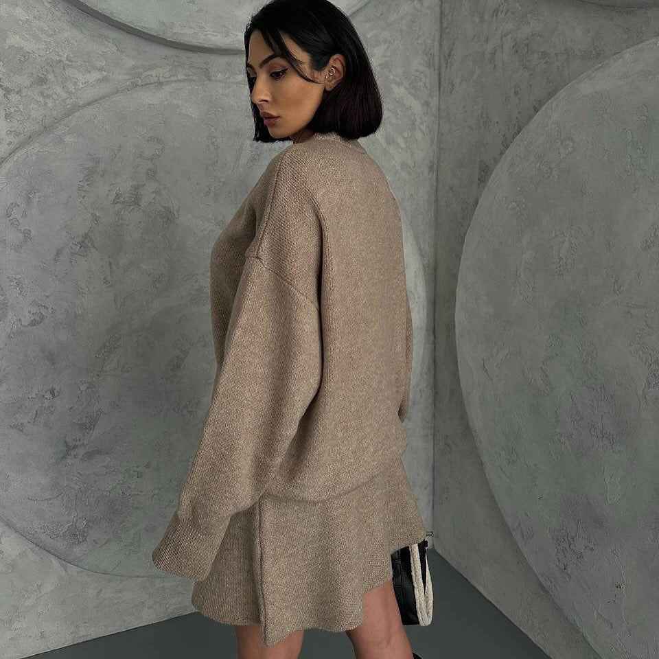 Clara® | Ensemble Élégant Pull et Jupe Courte - parlezmode.com