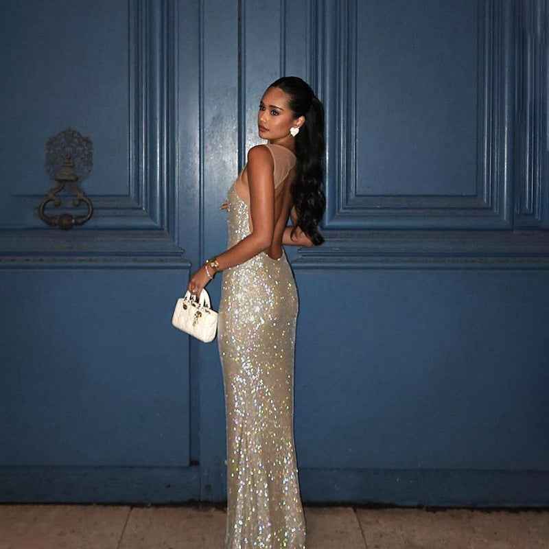 Éclat Nocturne — Robe Longue Scintillante à Bretelles - parlezmode.com