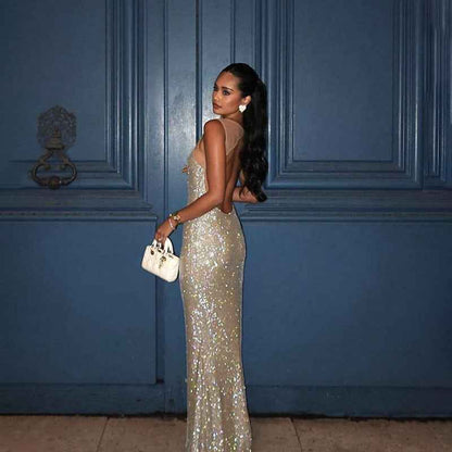 Éclat Nocturne — Robe Longue Scintillante à Bretelles - parlezmode.com