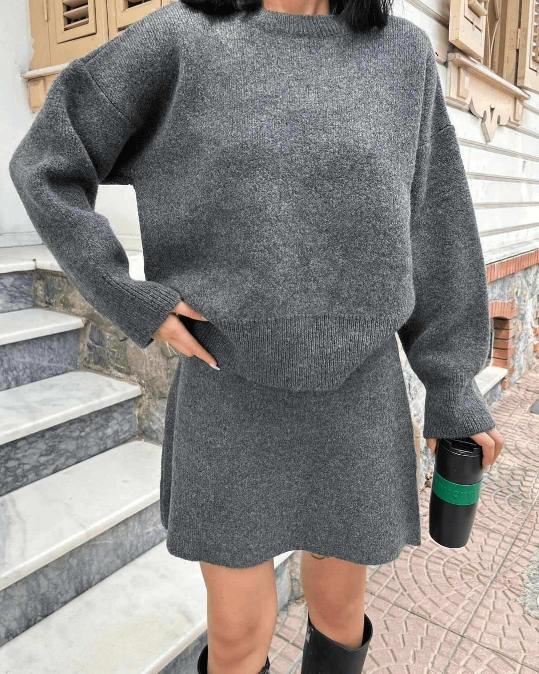 Clara® | Ensemble Élégant Pull et Jupe Courte - parlezmode.com