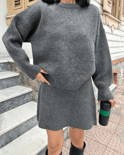 Clara® | Ensemble Élégant Pull et Jupe Courte - parlezmode.com