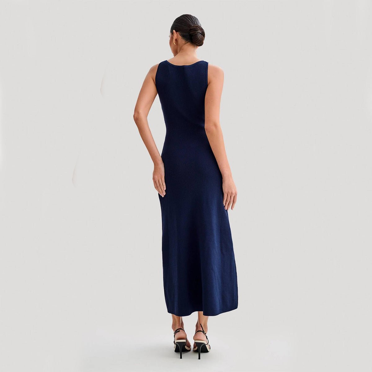 Robe Élise – Maille Longue Élégante - parlezmode.com