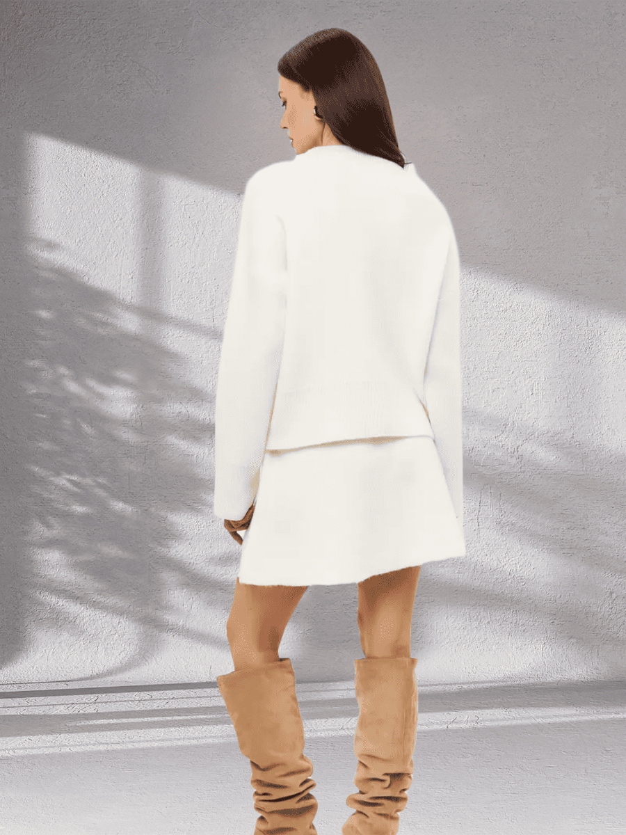 Clara® | Ensemble Élégant Pull et Jupe Courte - parlezmode.com