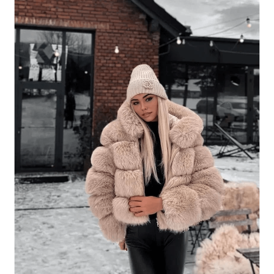Angeline® | Manteau Court à Capuche en Fausse Fourrure - parlezmode.com